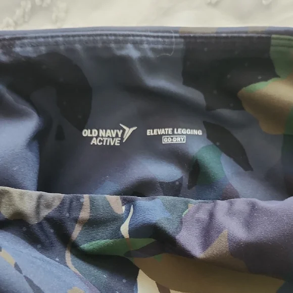 Old Navy Camouflage Leggings - Picture 4 of 4